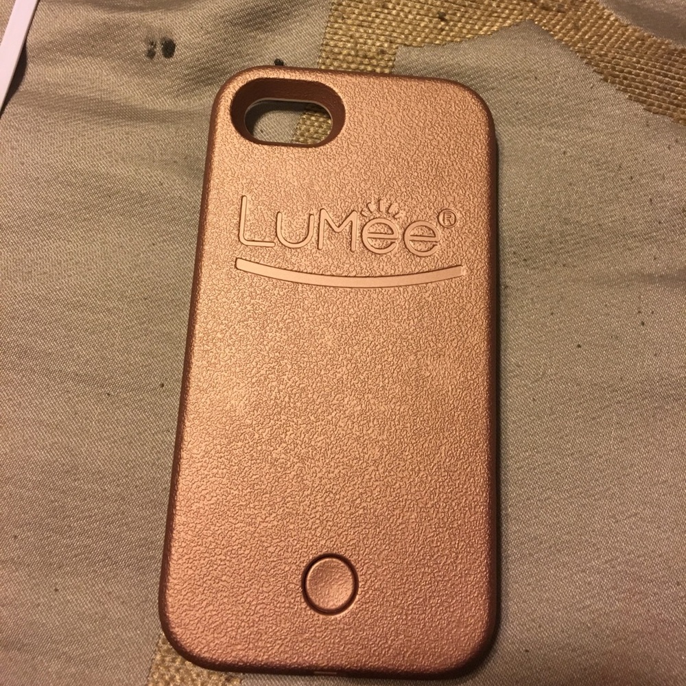 Lumee case