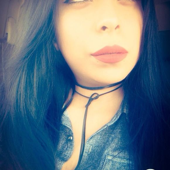 Meet your Posher, Julie - Picture 1 of 3