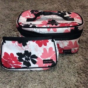 Mary Kay travel bag set