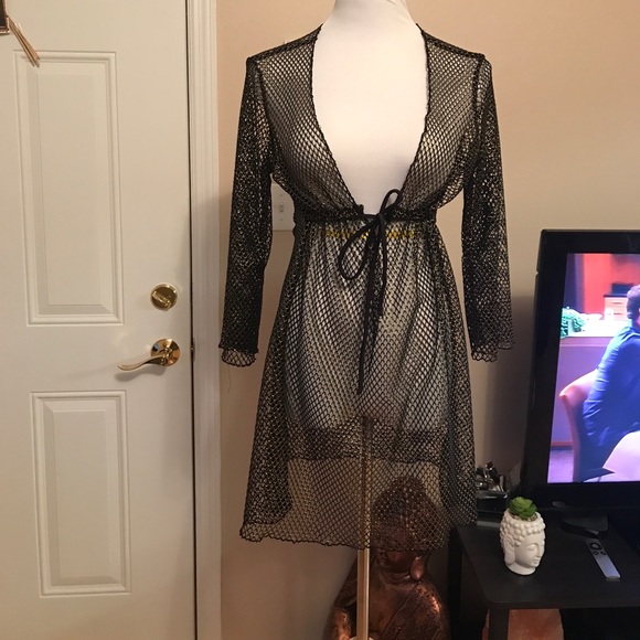 Beautiful Coverup - Picture 1 of 5