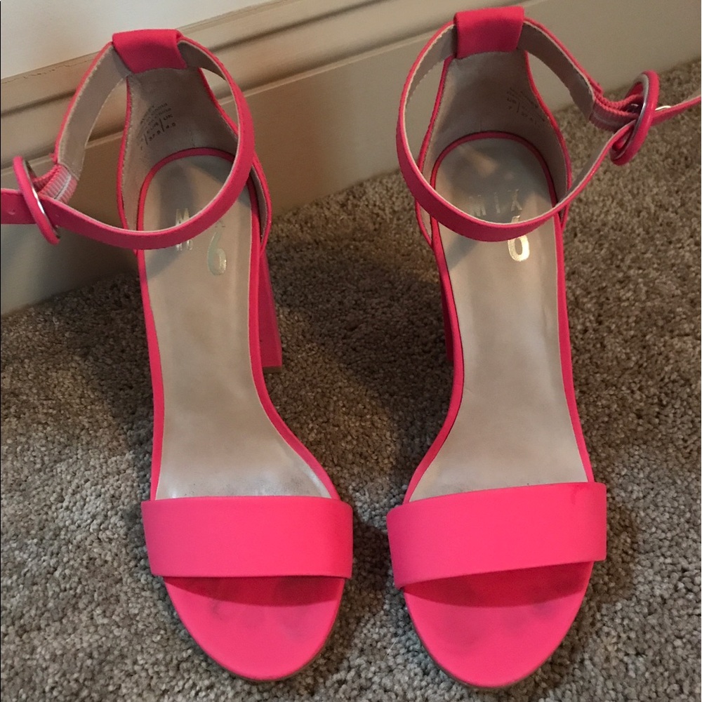 Mix 6 Hot pink heel