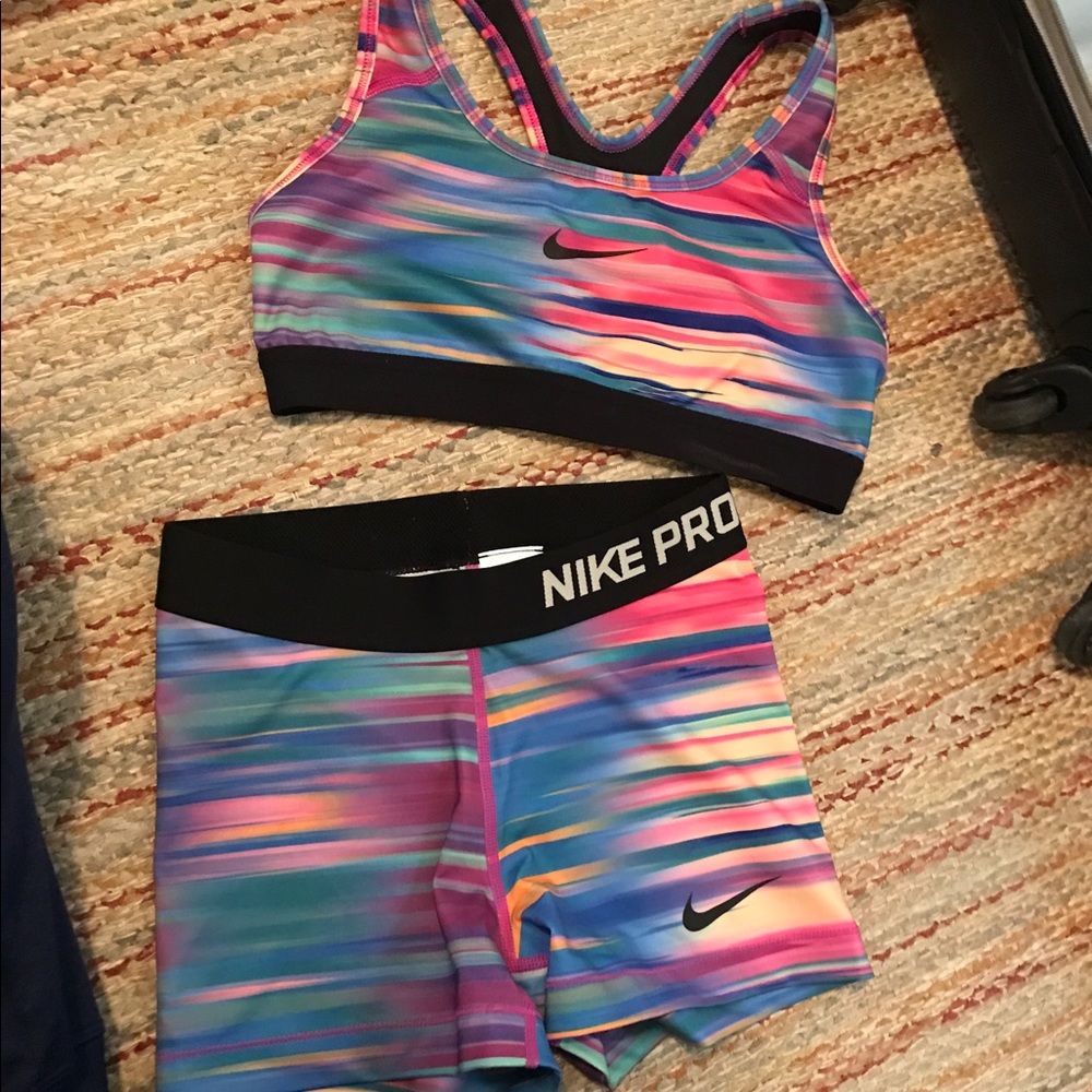Nike pro sports bra and matching shorts
