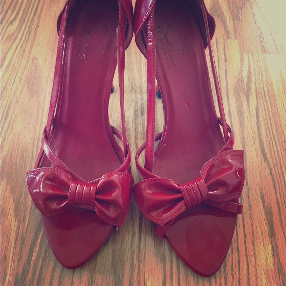 Red bow heels! Cute and good condition.