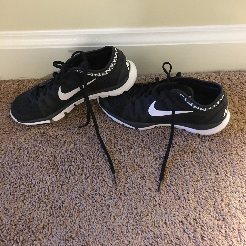Nike Tennis Shoes 8