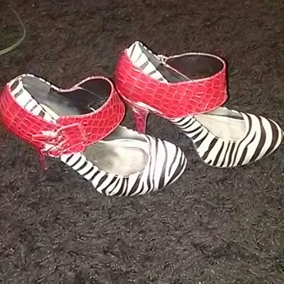 Heels - Picture 2 of 5