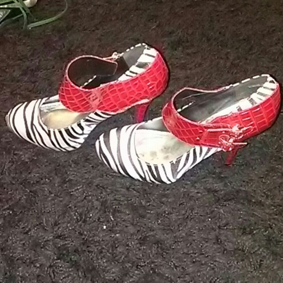 Heels - Picture 3 of 5