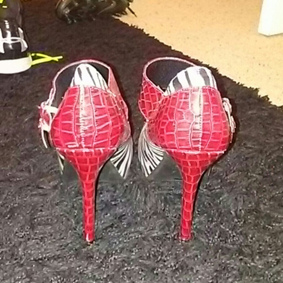 Heels - Picture 4 of 5