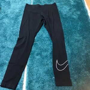 Nike Capri