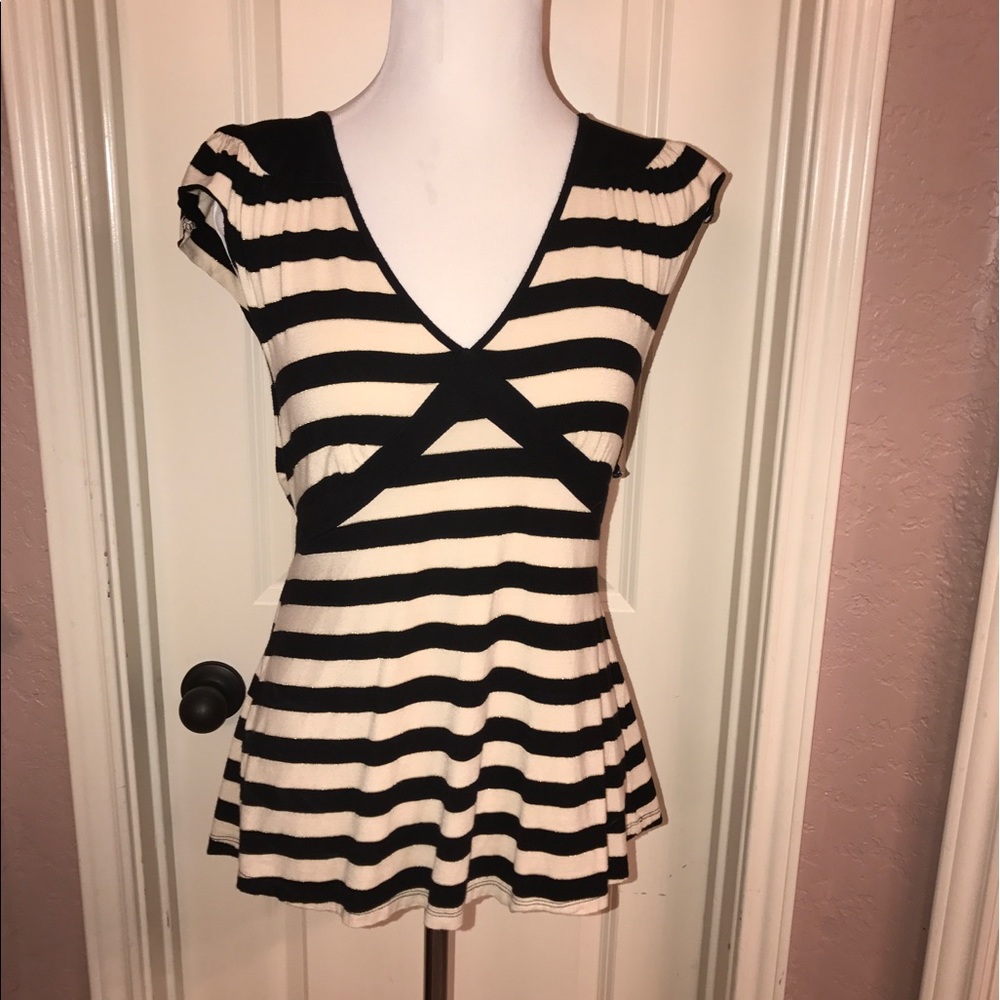 INC adorable top!
