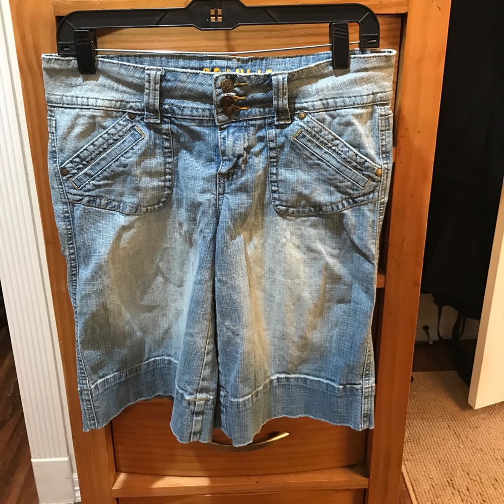 Hydraulic Bermuda Shorts