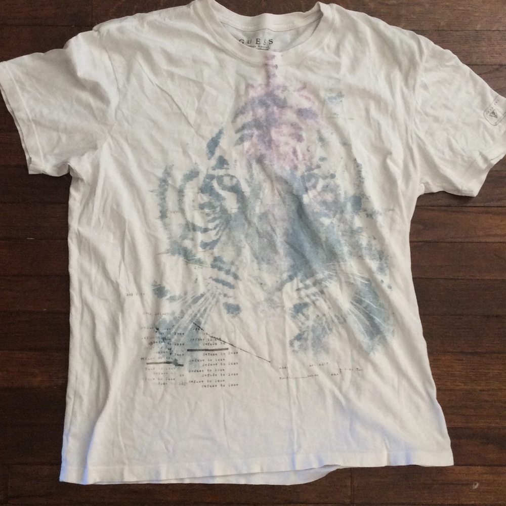 Guess tee