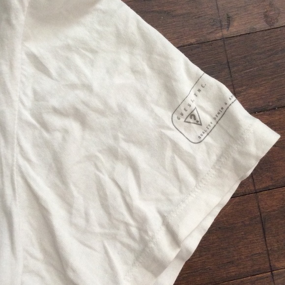 Guess tee - Picture 3 of 4