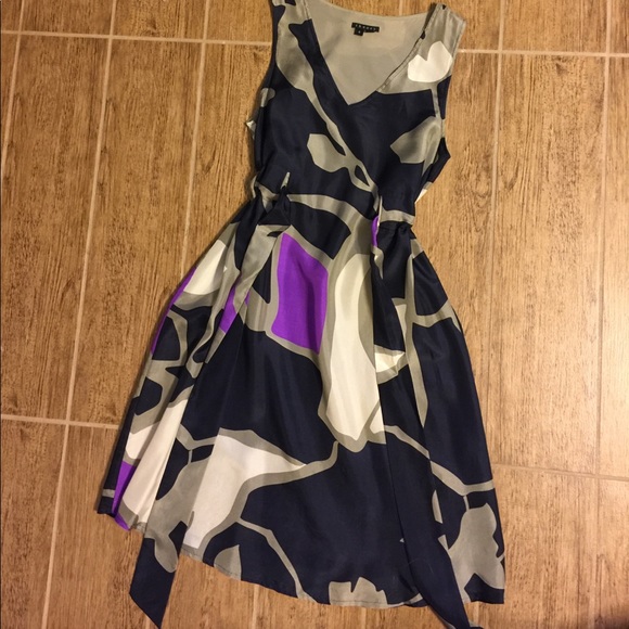 Floral theory dress - Picture 3 of 7