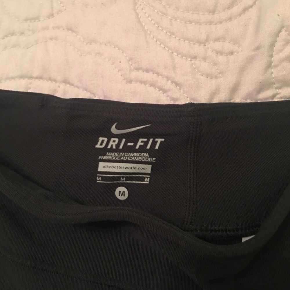Nike Dri-Fit - Picture 2 of 2