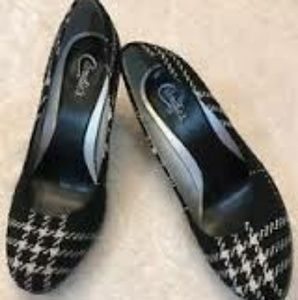 Candies black and white pumps