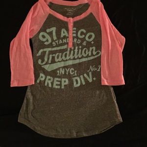 American Eagle 3/4 length sleeve tee size M.