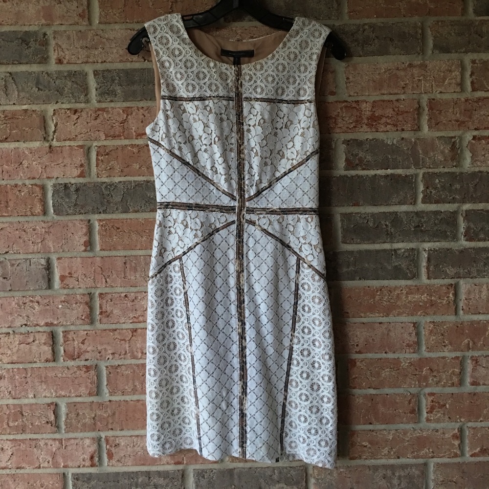 BCBGMAXAZRIA WHITE LACE WITH BROWN & GOLD TRIM