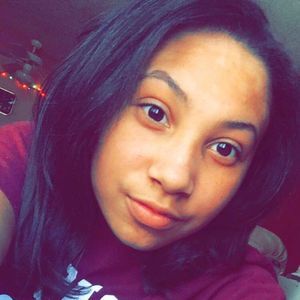 Meet your Posher, Desiree