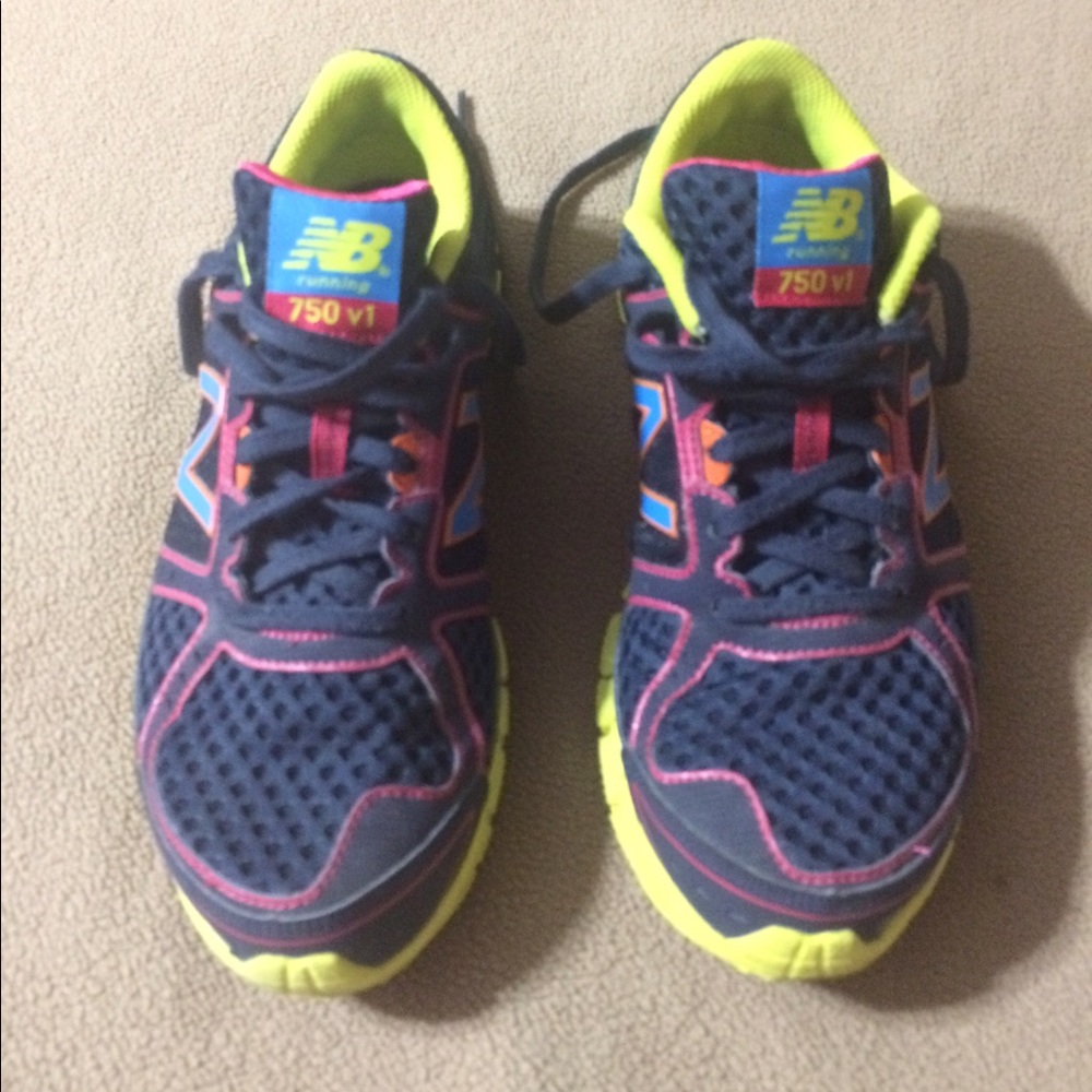 Ladies, New Balance 750 v1, Size 6.5