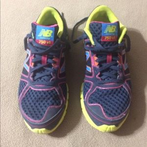 Ladies, New Balance 750 v1, Size 6.5