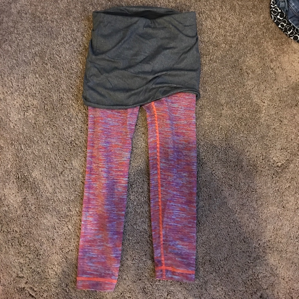 Comfy and cute Lulu leggings w/ skirt cover