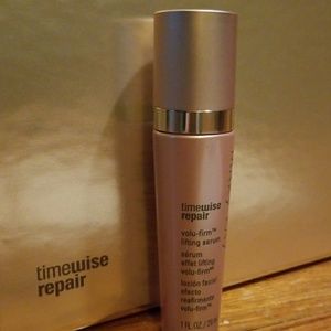 MK Timewise Repair volu-firm lifting serum NWT!