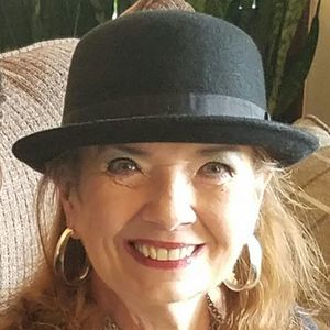 Meet your Posher, Christine