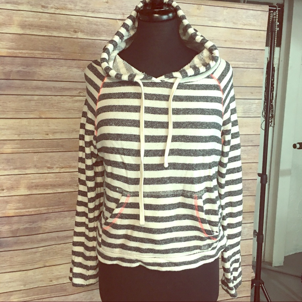 Billabong pullover Hoodie size M