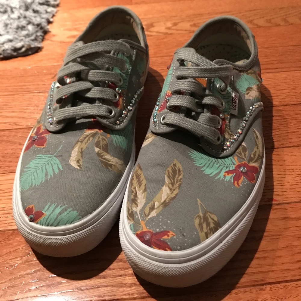 Crystal Hawaiian vans