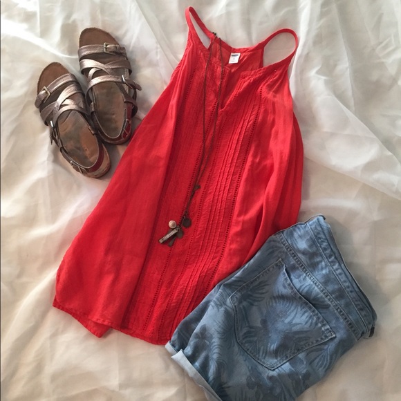 Old Navy Tops - Pretty halter style tank