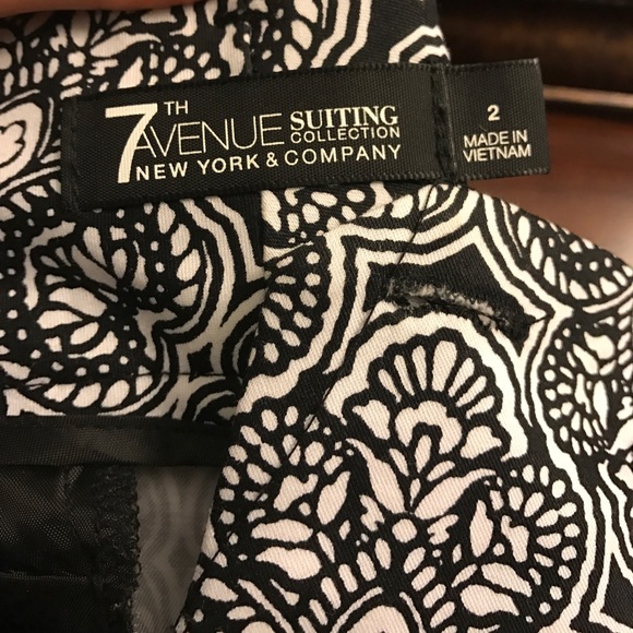 New York and Company shorts. Size 2 - Picture 3 of 4