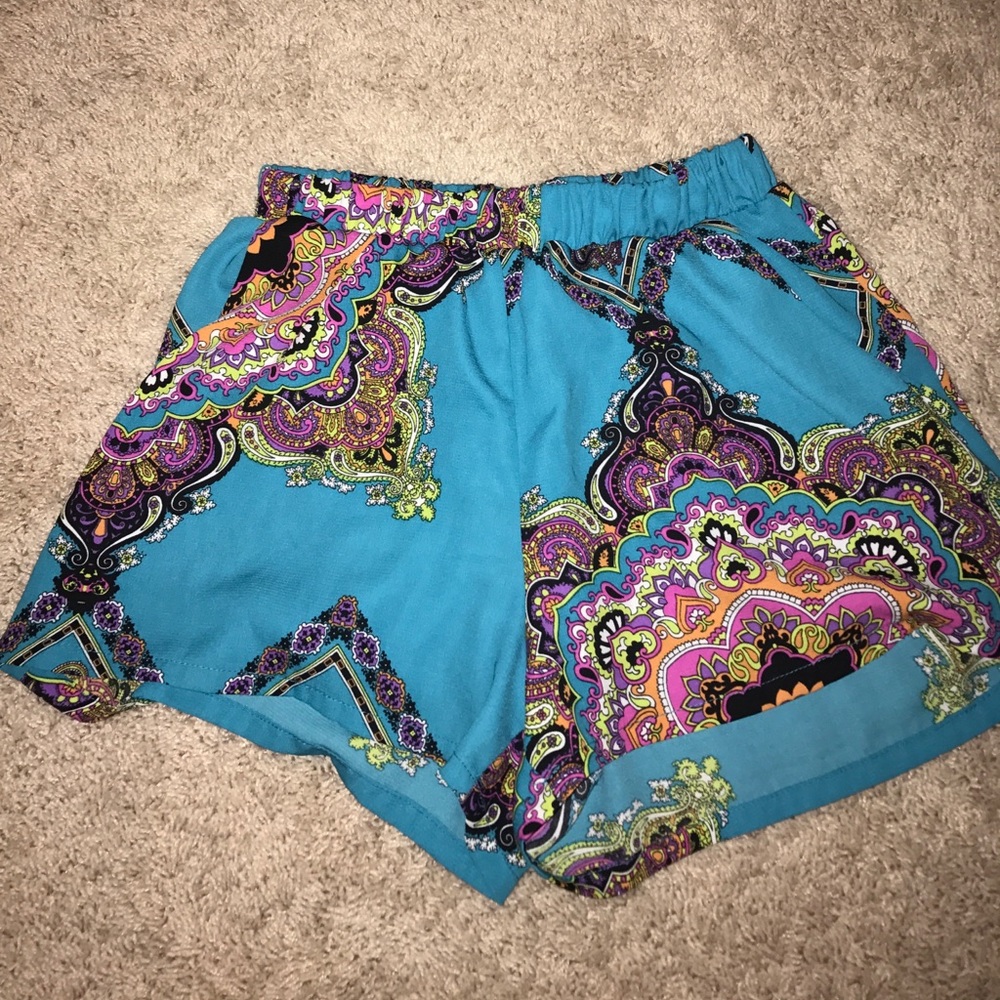 Tyche flowy shorts