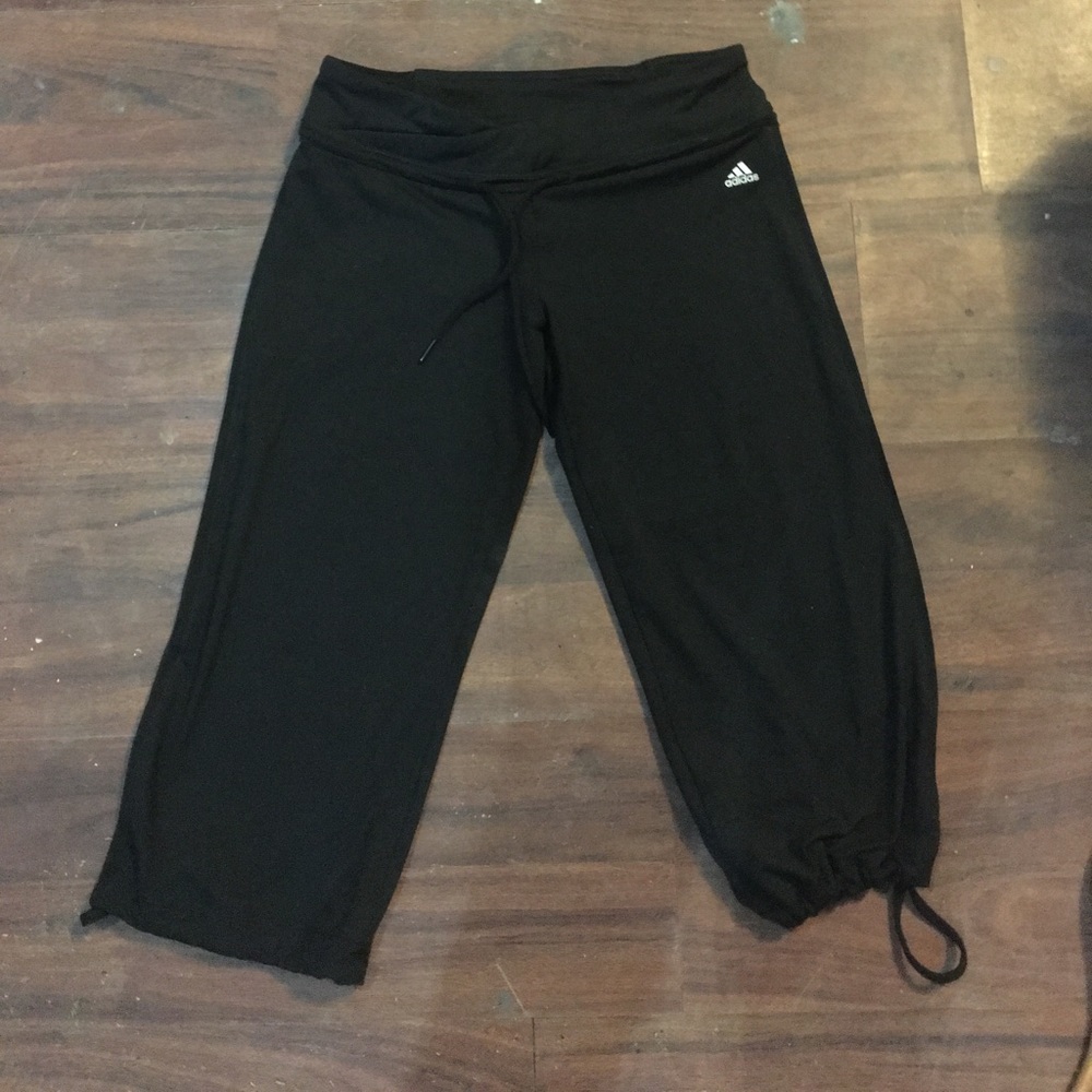 Adidas capri lounge