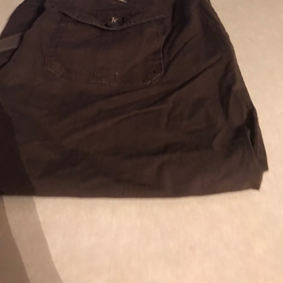 ❄️Brown Capri. Can be Bermuda shorts too - Picture 2 of 5