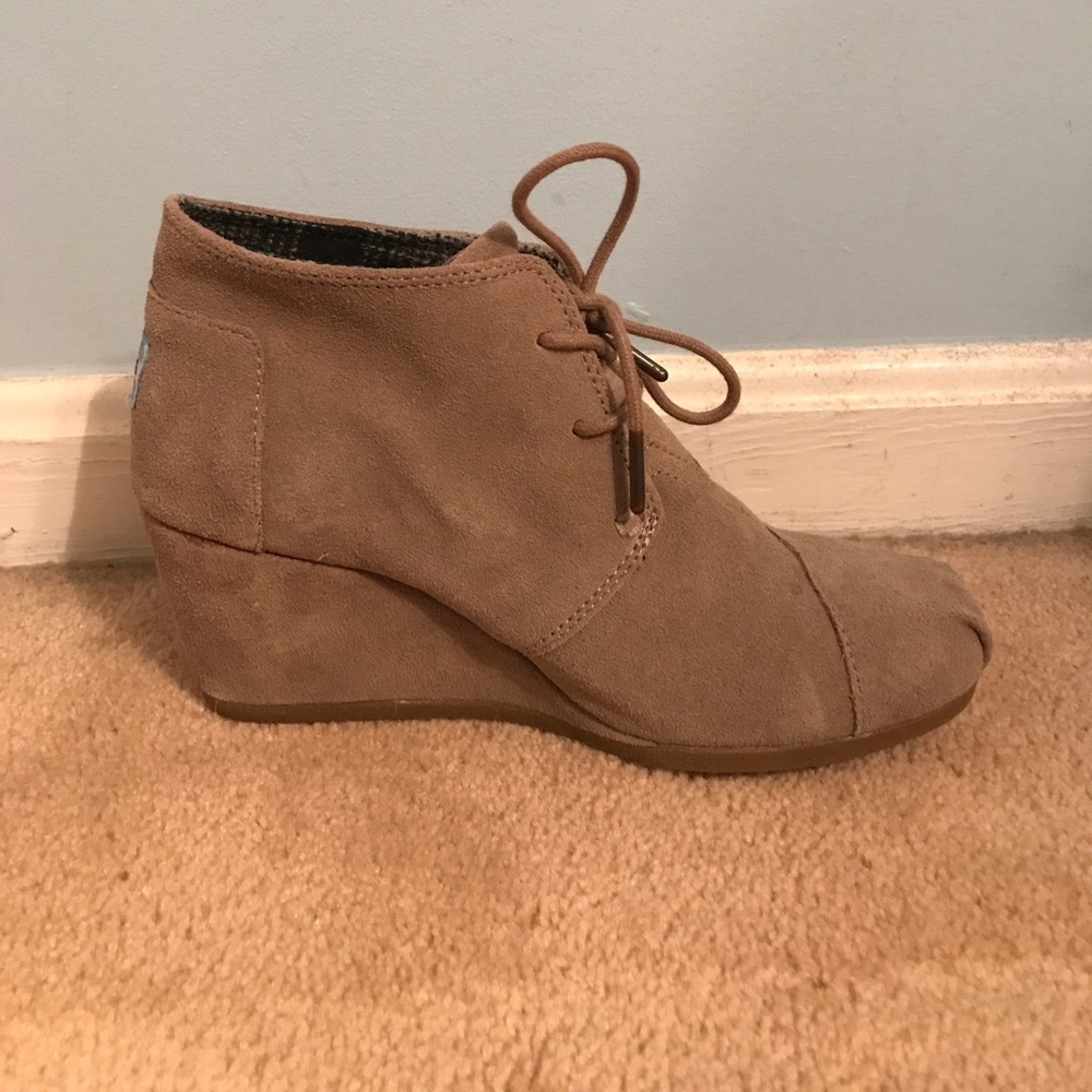 TOMS Desert Wedge in Taupe
