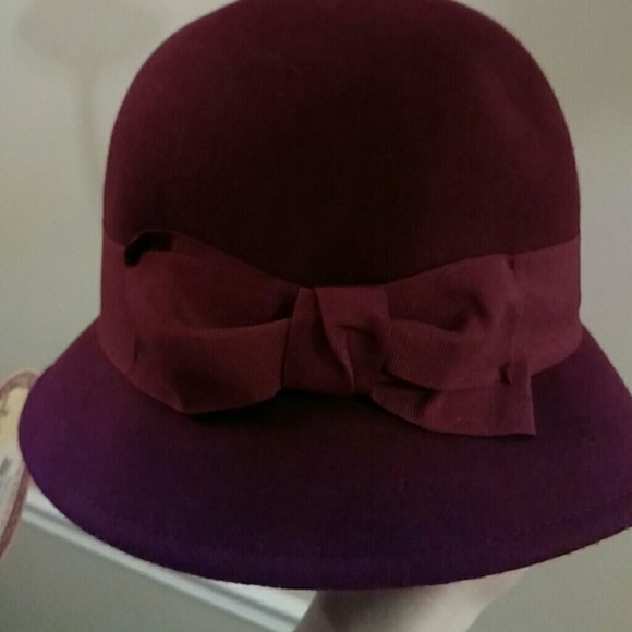 Women\'s Wool Hat (NEW/Never worn or tried on)