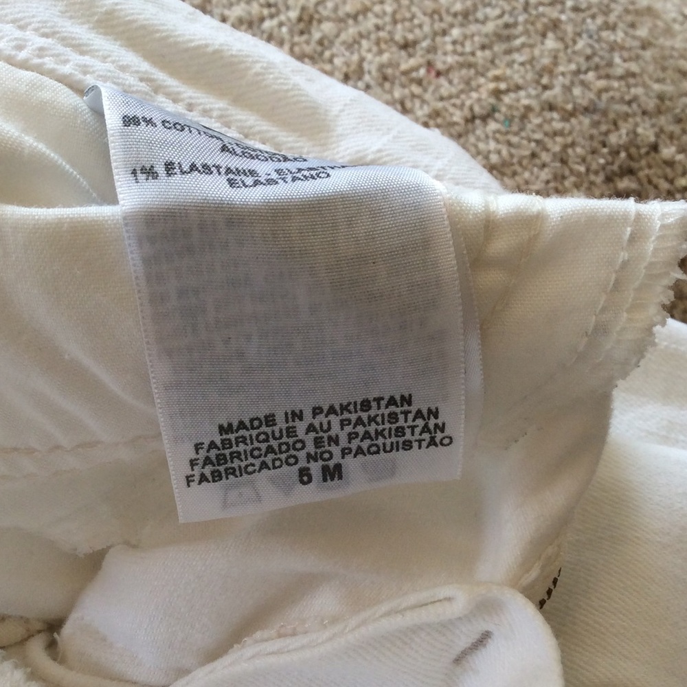 Levi's - Picture 2 of 5