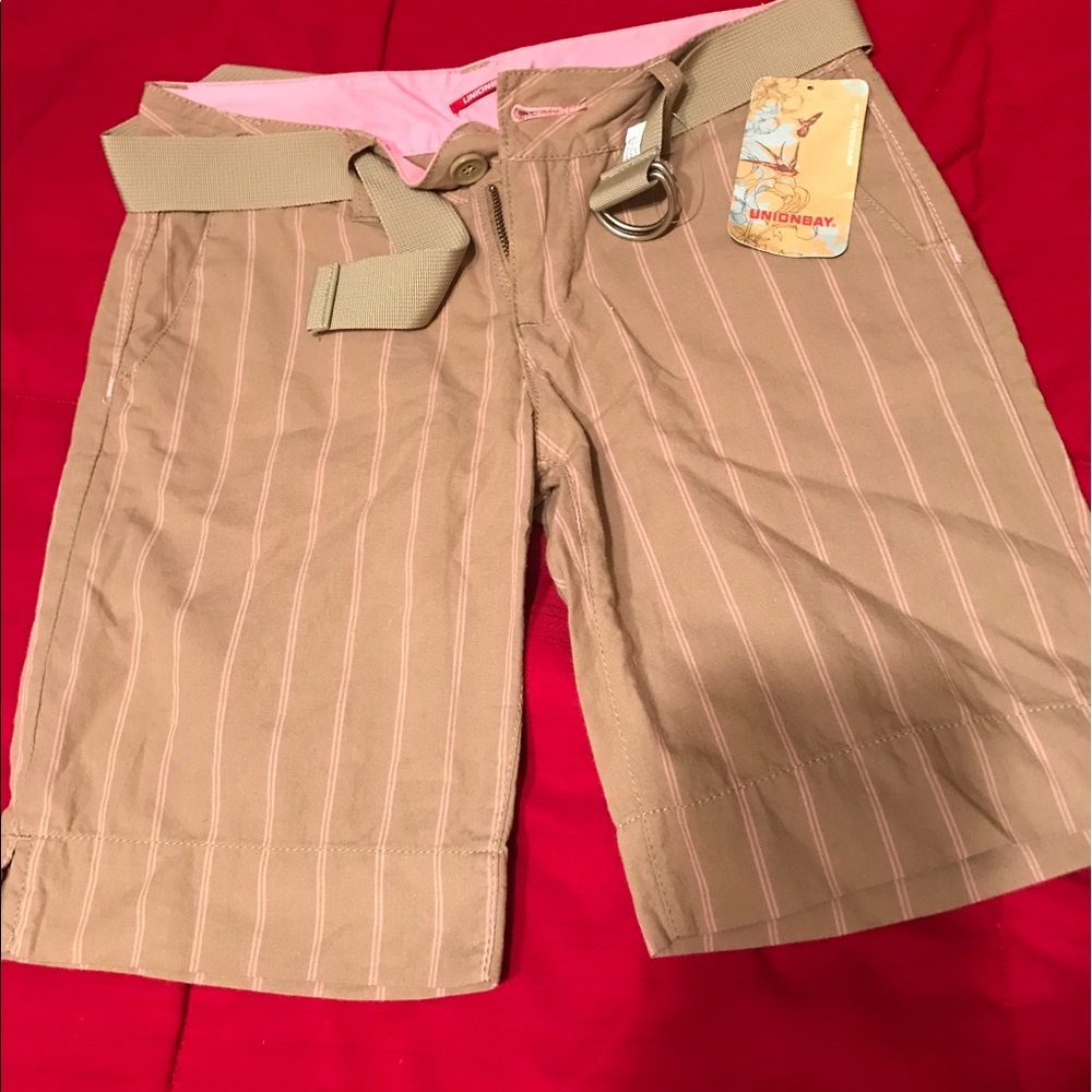 Bermuda shorts **NWT**