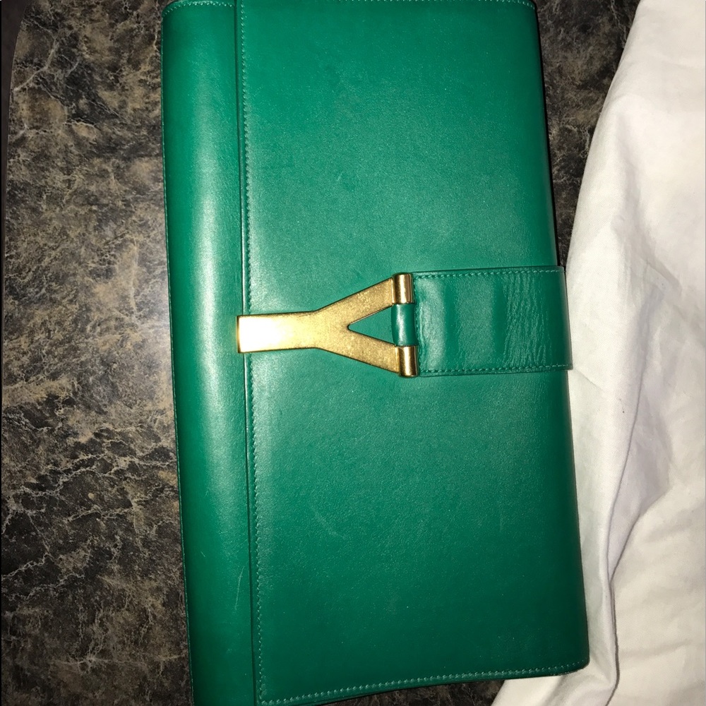 Saint Laurent (YSL) Clutch