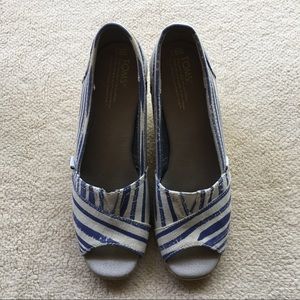 Tom's Stella Wedge Pump