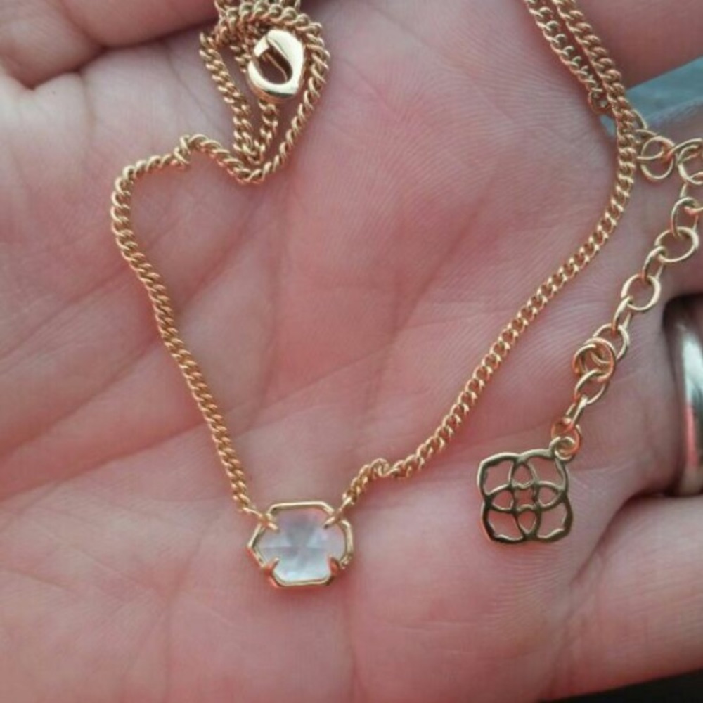 SOLD!! Kendra Scott Mabel Necklace