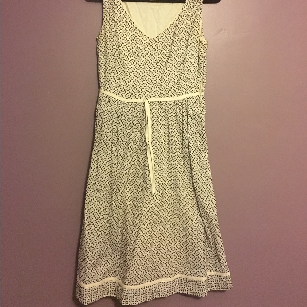 Cute Ivory eyelet A-Line dress with pockets !