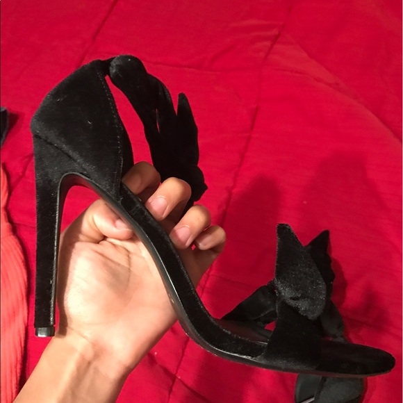 Black heels- WILL SHIP DEC 23- in time for NYE - Picture 3 of 4