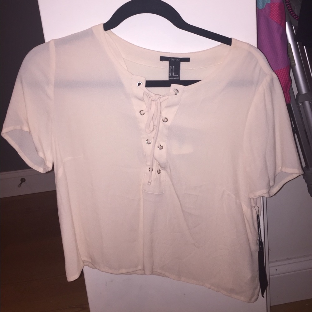 BRAND NEW LACED UP T-SHIRT