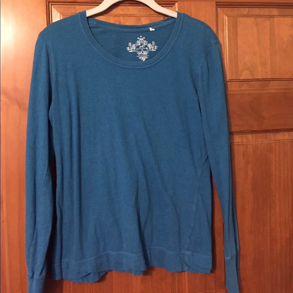 Blue long sleeved tee