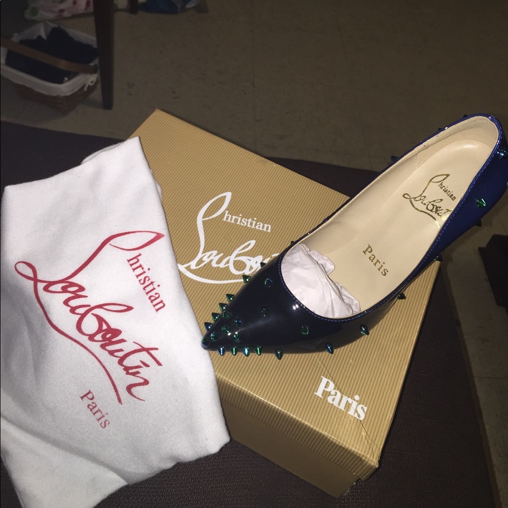 Heels - Picture 2 of 4