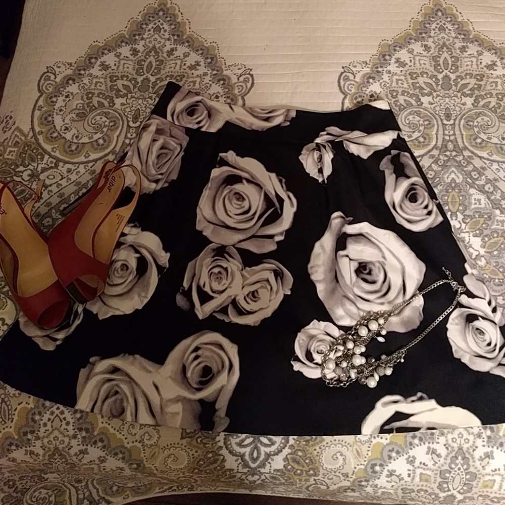 White House Black Market Skirt