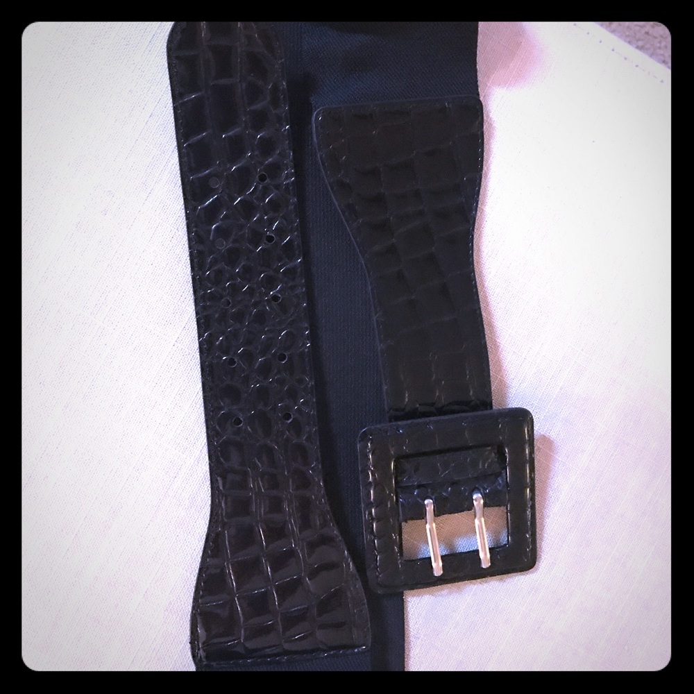 Black stretchy belt