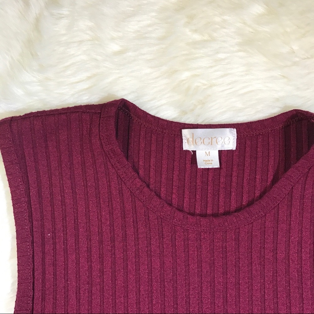Sleeveless Ribbed Top - Picture 2 of 4