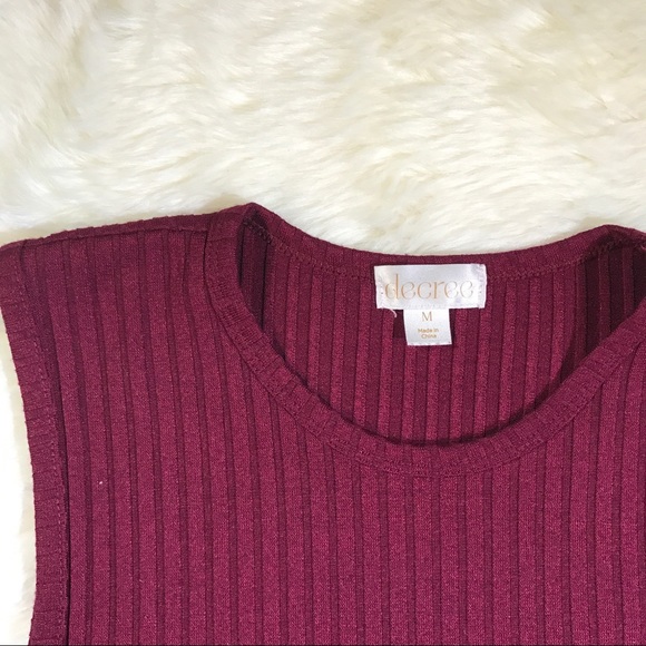 Sleeveless Ribbed Top - Picture 2 of 4